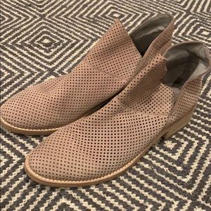 Eileen Fisher suede booties, size 8.5